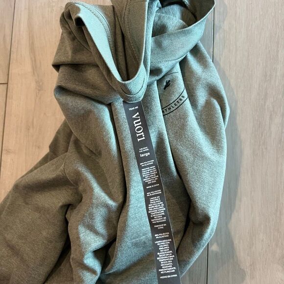 Vuori womens long sleeve top size L - Picture 6 of 7